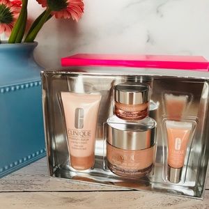 Clinique Moisture Surge Travel Set